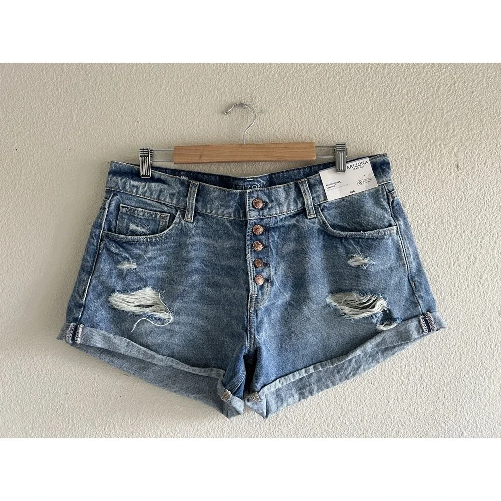 Arizona Jeans Co NWT Baggy Shorts Denim Cuffed Button Fly Size 15 Juniors Basic